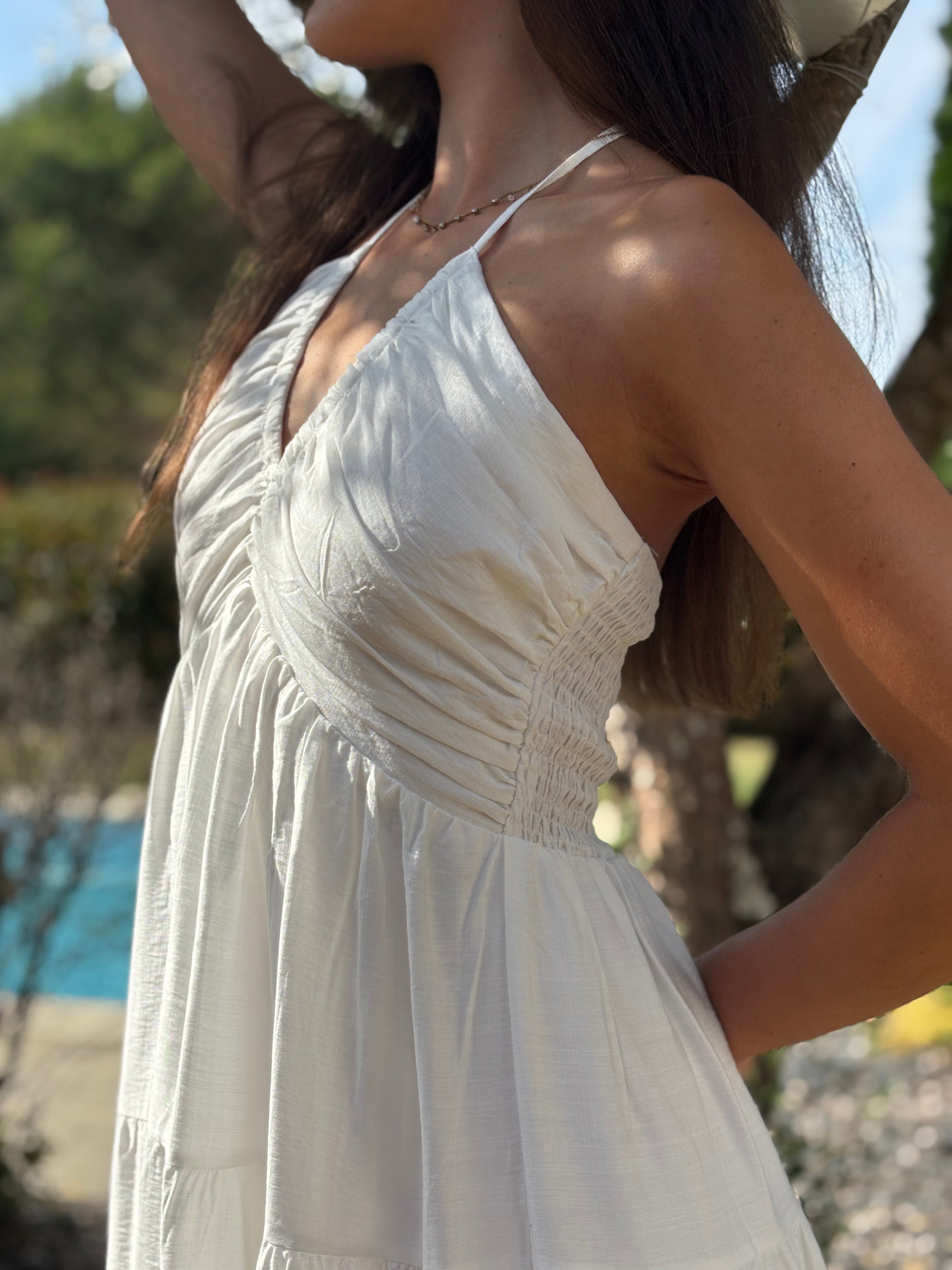 robe blanche dos nus