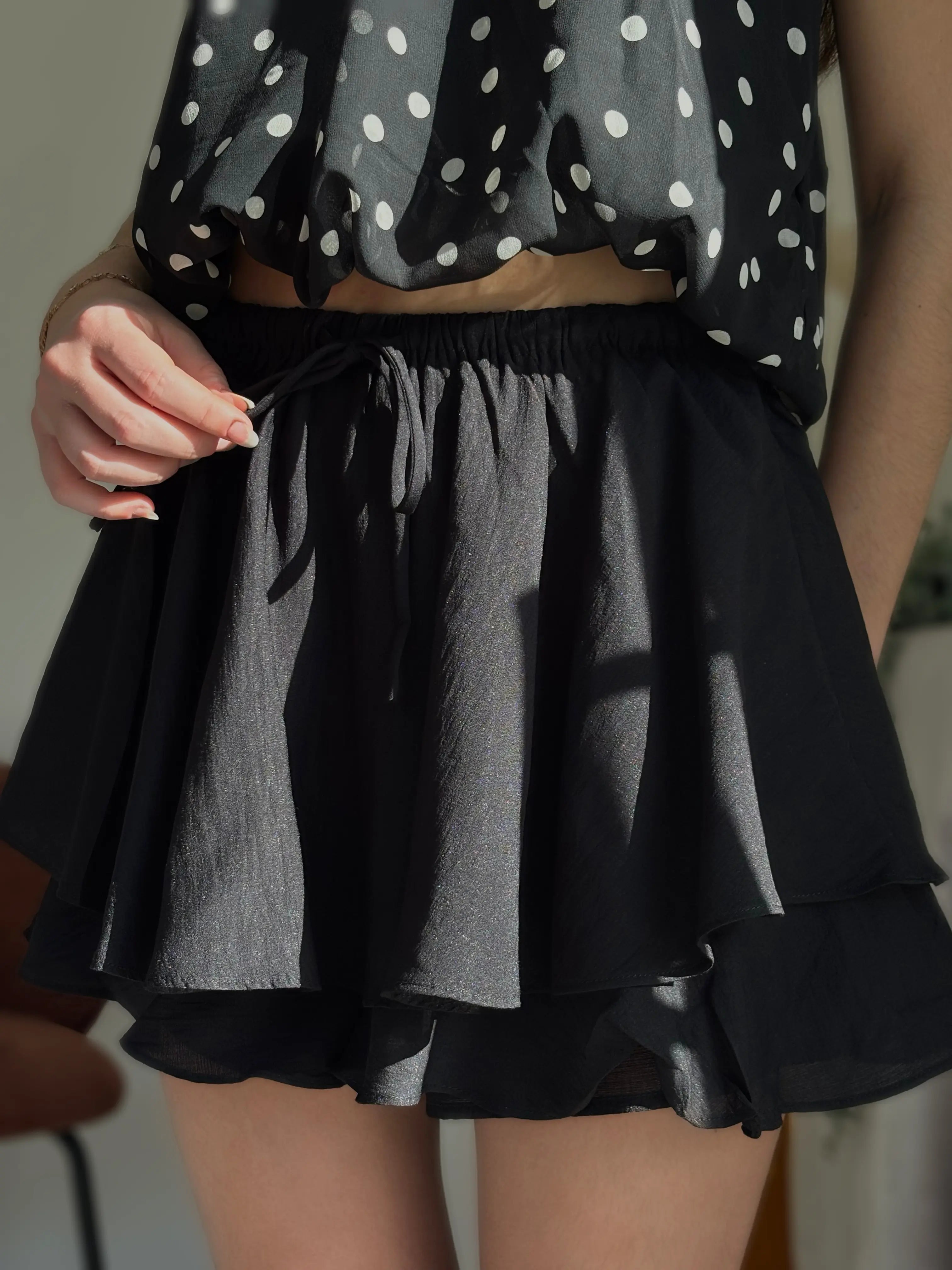 short noir fluide avec noeud